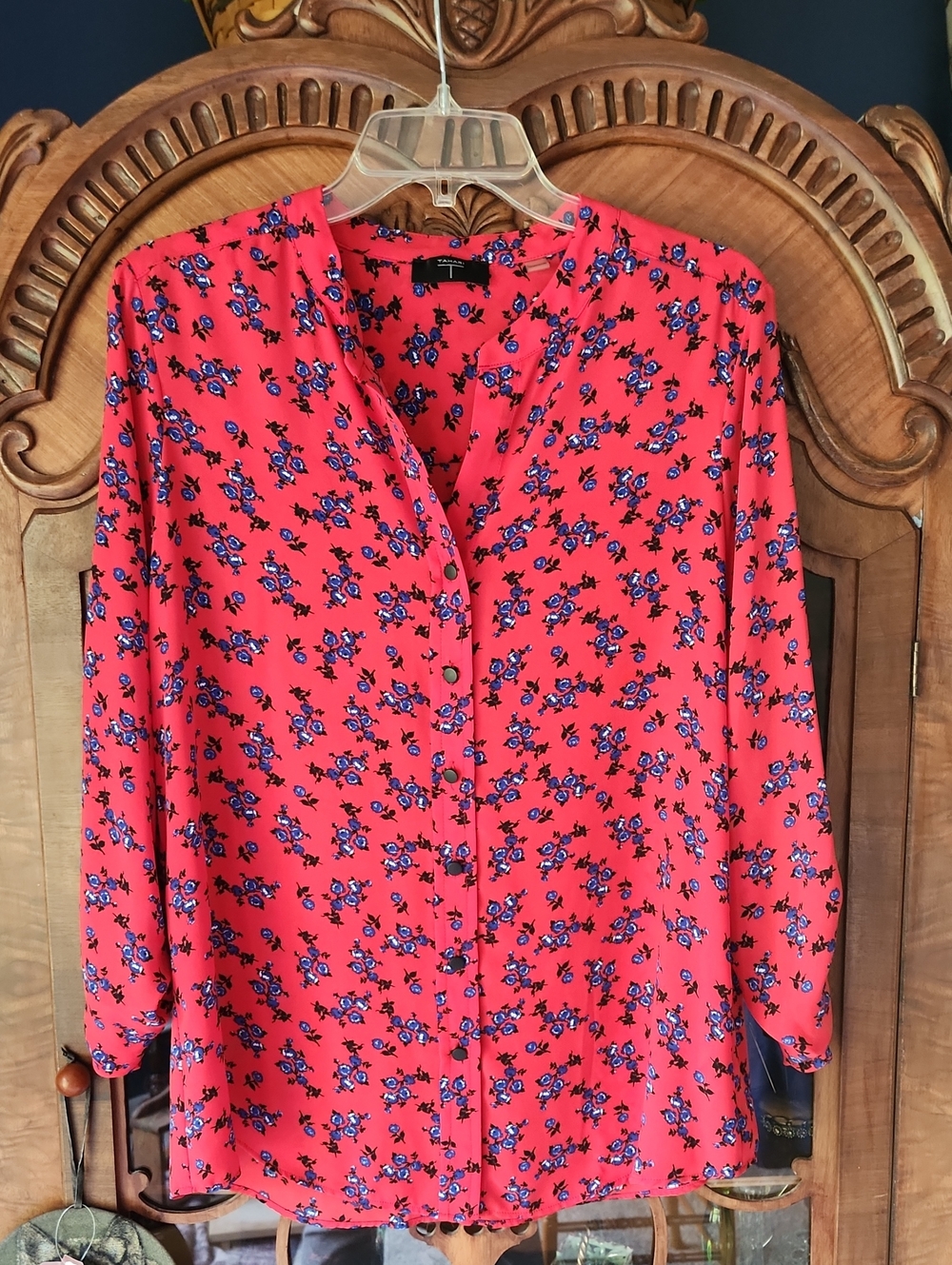 Tahari Red Floral Button Front Long Sleeve Blouse V-Neck Top - Women's Size M